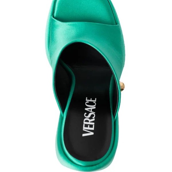 Versace
platform wedge heels - Picture 3 of 3